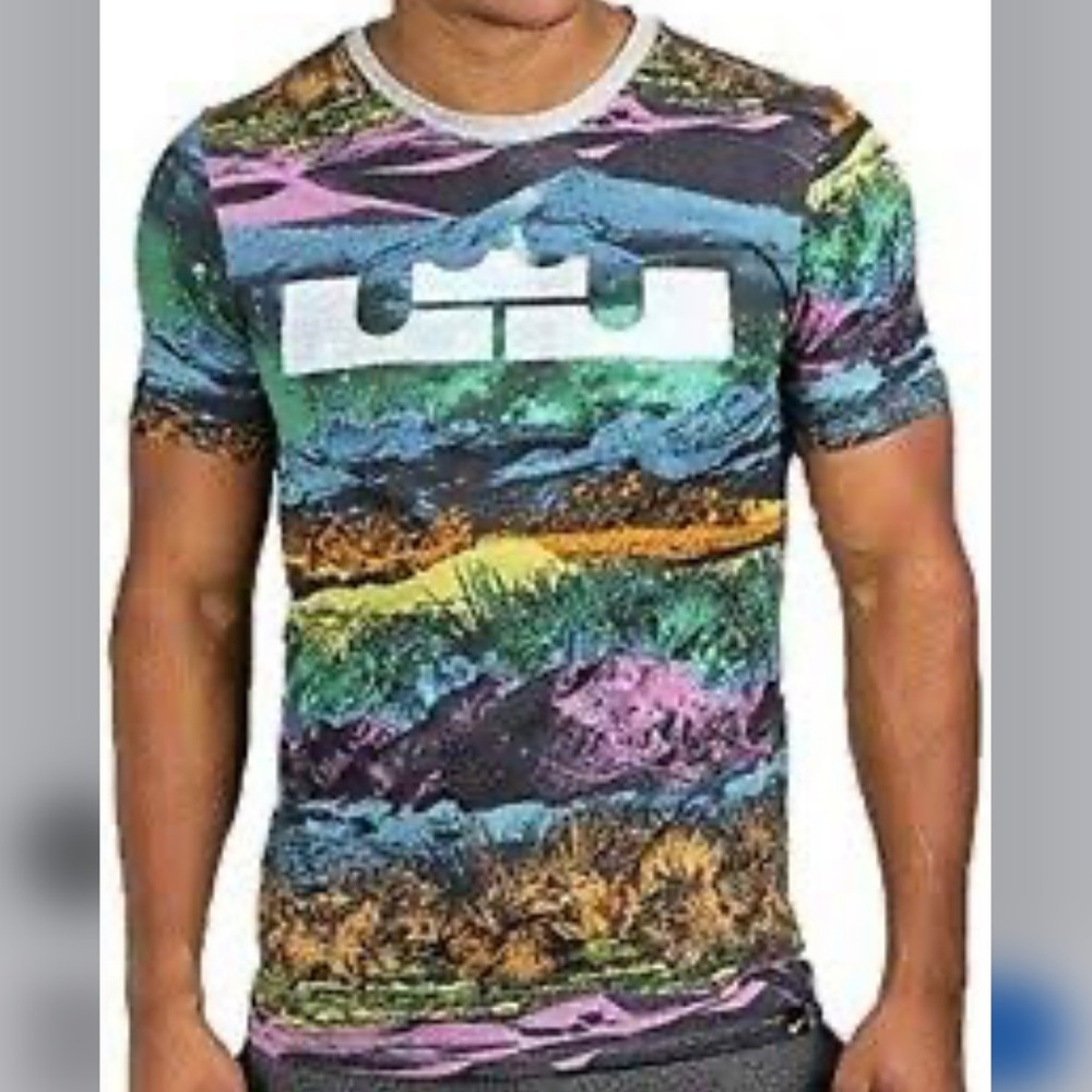 The Nike Tee Dri-Fit-King Lebron James Colorful Landscape Print-Athletic Cut-S